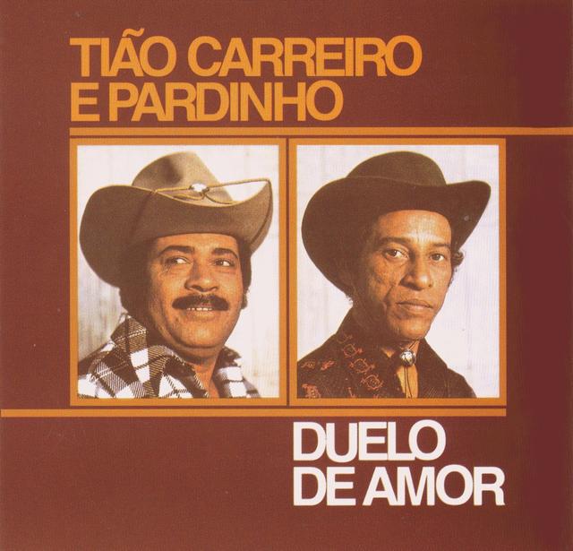 Album cover art for Duelo De Amor