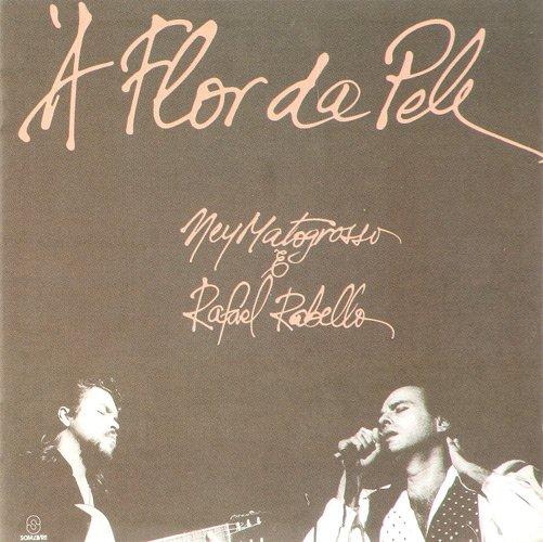 Album cover art for À Flor da Pele