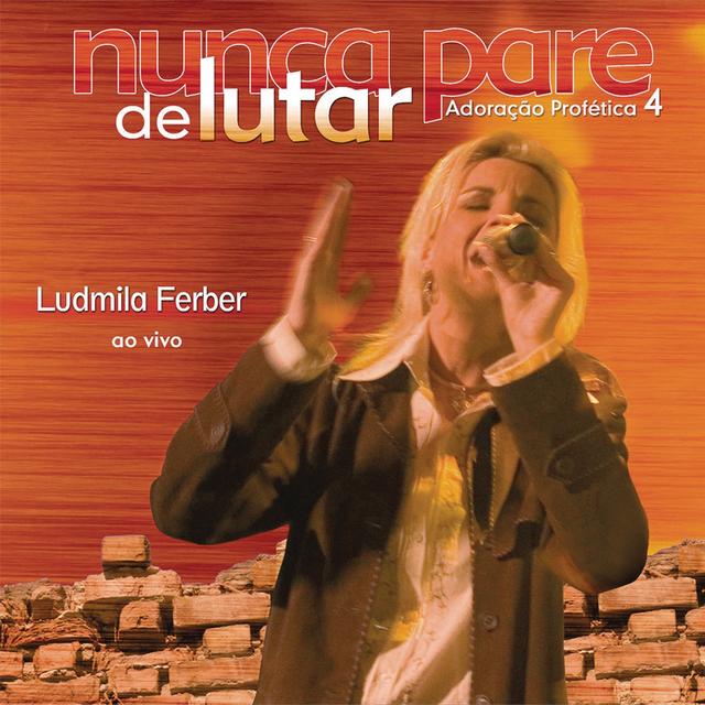 Album cover art for Nunca Pare de Lutar (Ao Vivo)