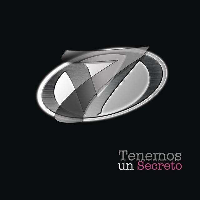 Album cover art for Tenemos un Secreto