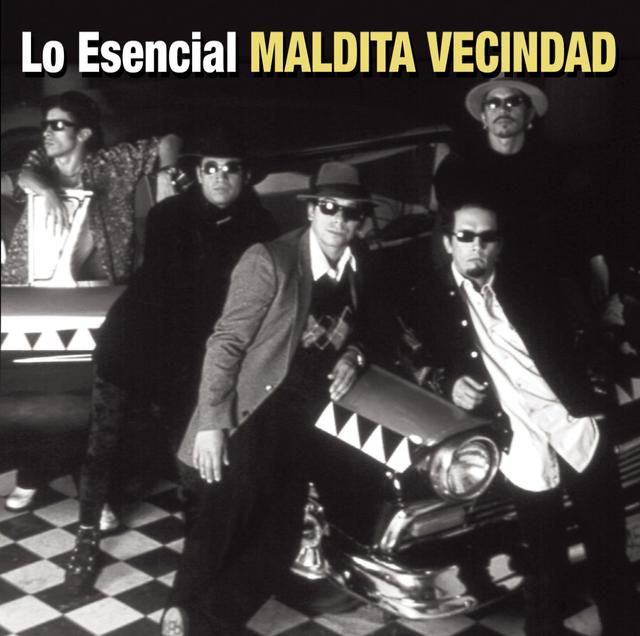 Album cover art for Lo Esencial