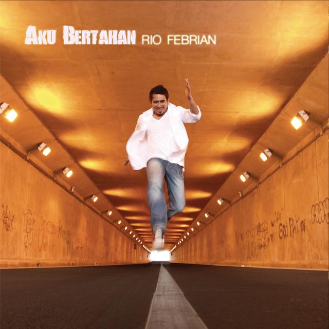 Album cover art for Aku Bertahan