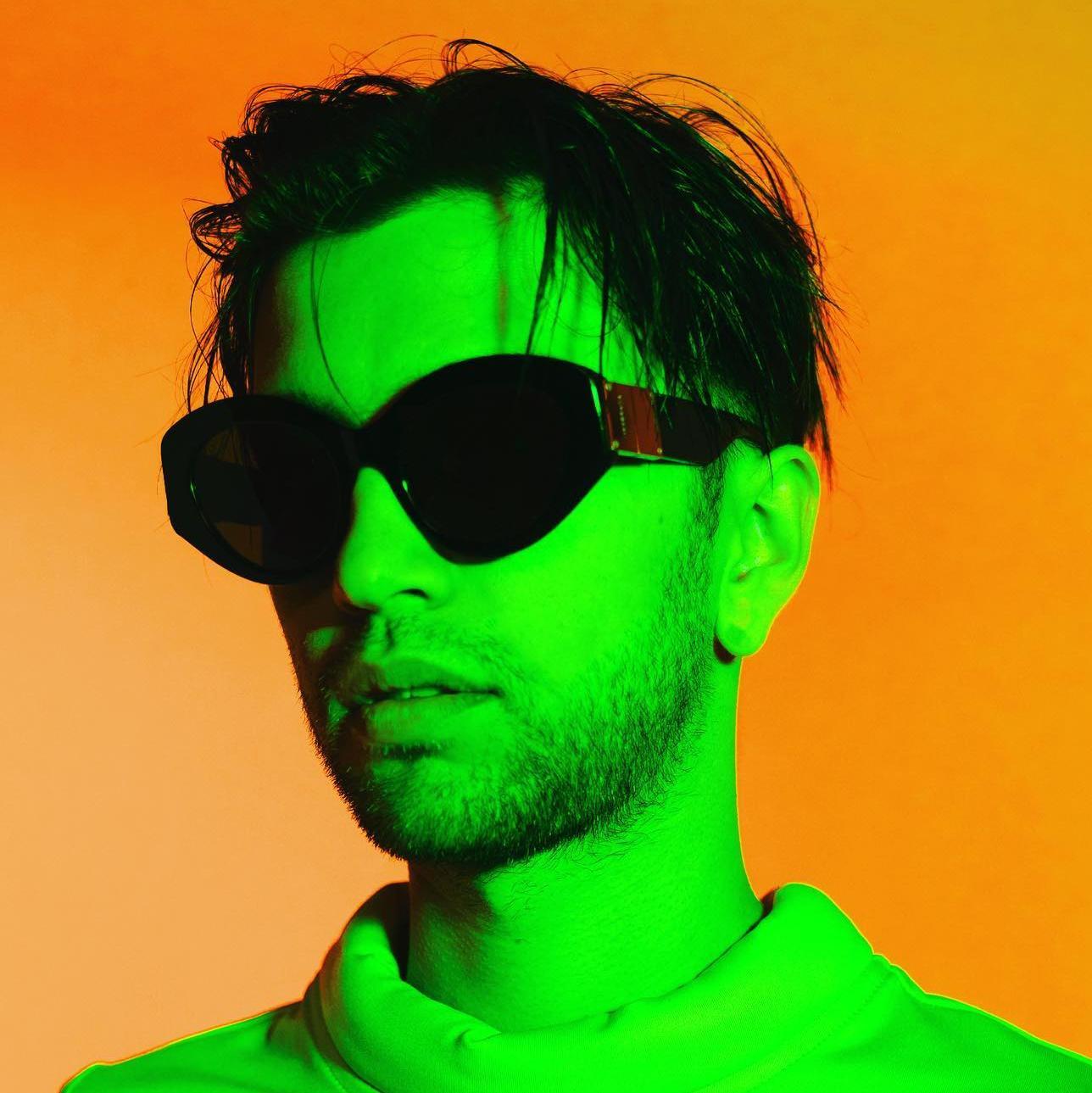 Dynamic cover art